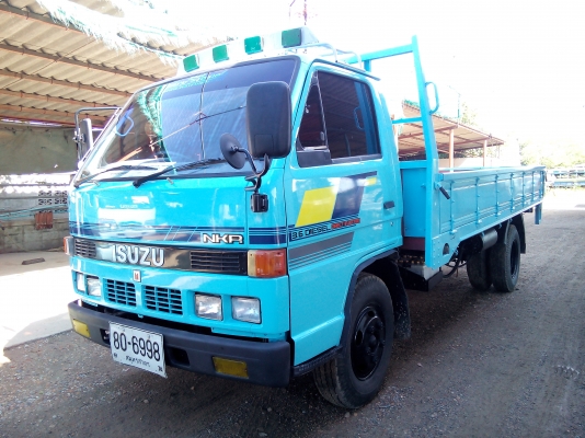 6 ล้อกลาง  ISUZU  NKR  110 แรงม้า  * ยาว 3.20 ม. *  รถสวยเดิม+สวยจริง+สภาพพร้อมใช้งาน * รถห้างแท้ * มีเล่มพร้อม*
