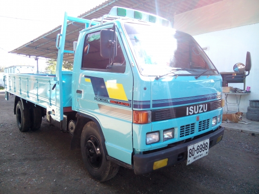 6 ล้อกลาง  ISUZU  NKR  110 แรงม้า  * ยาว 3.20 ม. *  รถสวยเดิม+สวยจริง+สภาพพร้อมใช้งาน * รถห้างแท้ * มีเล่มพร้อม*