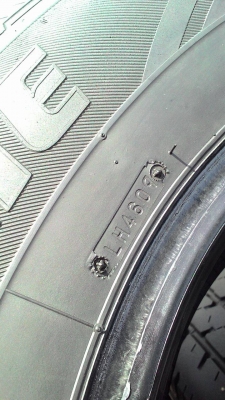 195R14 ชุด 4 เส้น BRIDGESTONE LEO 677 ชุด 4 เส้น tel.081-427-3941 195R14 ชุด 4 เส้น BRIDGESTONE LEO 677 ชุด 4 เส้น tel.081-427-3941