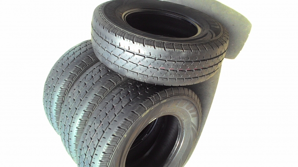 195R14 ชุด 4 เส้น BRIDGESTONE LEO 677 ชุด 4 เส้น tel.081-427-3941