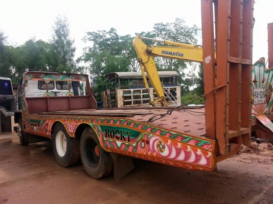 ขายเทรลเลอร์ร็อกกี้ 175แรง เครื่องดี แคชซีสวย พ.เพาเวอร์ เบรกทิฟฟี่ มีระบบบันไดไฮดรอลิกขึ้นรถเกี่ยว สภาพพร้อมใช้งาน เอกสารพร้อมโอน สนใจโทร 090-8588220คุณนะ 093-3258446คุณบิว ID:narong498 หรือเข้าดูสินค้าอื่นๆได้ที่ www.truck.in.th/498 หรือเพจFacebook ณรงค