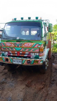 ขายเทรลเลอร์ร็อกกี้ 175แรง เครื่องดี แคชซีสวย พ.เพาเวอร์ เบรกทิฟฟี่ มีระบบบันไดไฮดรอลิกขึ้นรถเกี่ยว สภาพพร้อมใช้งาน เอกสารพร้อมโอน สนใจโทร 090-8588220คุณนะ 093-3258446คุณบิว ID:narong498 หรือเข้าดูสินค้าอื่นๆได้ที่ www.truck.in.th/498 หรือเพจFacebook ณรงค