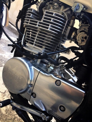 SALE BIKE YAMAHA SR400 รถออกศูนย์ ปี2014 หัวฉีด ราคาเพียง 219000