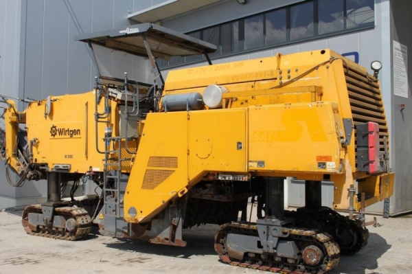 ขายรถรีไซคิ้ง Wirtgen W2100 เครื่อง 710 แรงม้า ปี 2001 ราคา 8000000