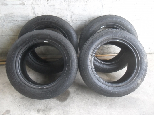 ยาง GoodYear 225/65R17ปี13 สวยๆ 4 เส้น ราคา 3000 บาท