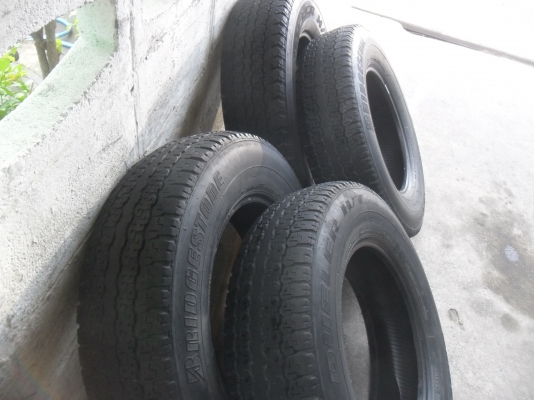ยาง BRIDGESTONE 205R16ปี12 สวยๆ 4 เส้น ราคา 2500 บาท