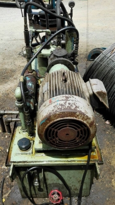 *********** ขายแล้วครับ!! *********** ปั้มน้ำมันไฮดรอลิค ขนาด 15 HP. สภาพสวย โทร 089-2499-123 นครปฐม