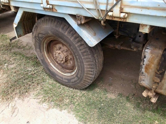 ขายครับ4ล้อกลาง 88แรง เกียรสั้นปี36 เดิมบางงาม เครื่องผ่าน คัสชีใสเลย บ่มีที่ติ หัวประตูซ้ายต้องเคาะ ยาว3 เมตร ยาง700 รถประมูลเอกสารต้องรอ นิดหน่อย ราคา185000 สนใจ0930693225 ที่ยุ สุวรรณภูมิ ร้อยเอ็ด