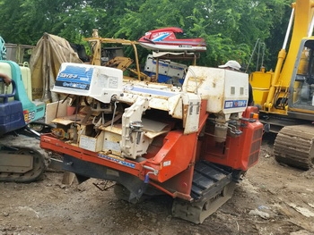 รถเกี่ยวข้าว นวดข้าว แบบนั่งขับ KUBOTA: RX 1550 ใช้งานได้ 2 ระบบ เกี่ยวได้ มัดฟางได้ เครื่องดีเซล 3 สูบ รถเกี่ยวข้าว นวดข้าว แบบนั่งขับ KUBOTA: RX 1550 ใช้งานได้ 2 ระบบ เกี่ยวได้ มัดฟางได้ เครื่องดีเซล 3 สูบ