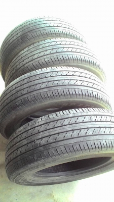 215/65R16 DUNLOP SP LT37 ชุด 4 เส้น ปี2013 ชุด 4 เส้น tel.081-427-3941 215/65R16 DUNLOP SP LT37 ชุด 4 เส้น ปี2013 ชุด 4 เส้น tel.081-427-3941