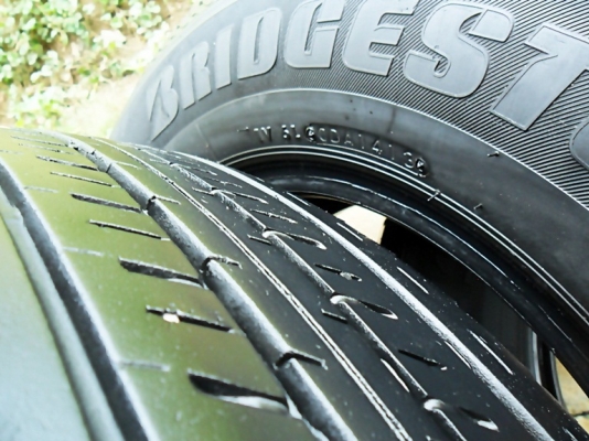 ยางกระบะขอบ15 บริดสโตน205-70-R15ลงพื้นปลายปี13 (4เส้น 3,400บ) ยางกระบะขอบ15 บริดสโตน205-70-R15ลงพื้นปลายปี13 (4เส้น 3,400บ)