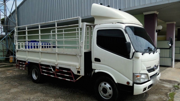 รถฮีโน่ 6 ล้อ ทูโถ้ 150 แรงม้า. ปี 56 ( รถวิ่ง 2,xxx กม. )     สนใจติดต่อ  081 - 6079515