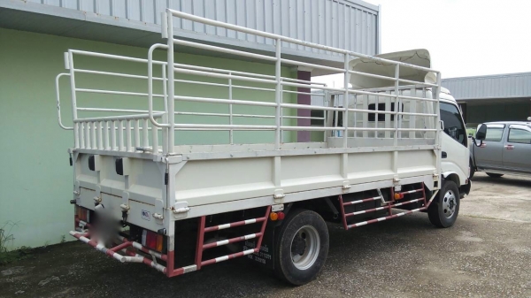 รถฮีโน่ 6 ล้อ ทูโถ้ 150 แรงม้า. ปี 56 ( รถวิ่ง 2,xxx กม. )     สนใจติดต่อ  081 - 6079515