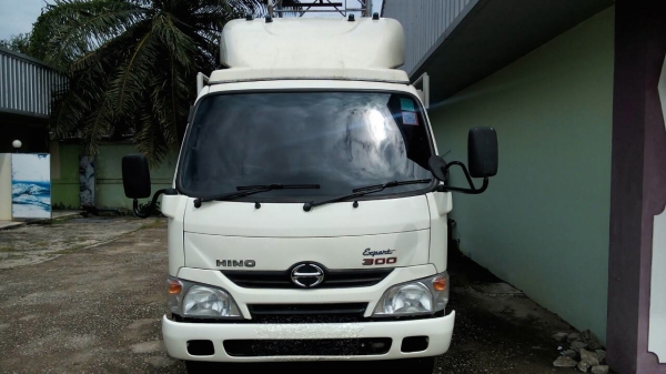 รถฮีโน่ 6 ล้อ ทูโถ้ 150 แรงม้า. ปี 56 ( รถวิ่ง 2,xxx กม. )     สนใจติดต่อ  081 - 6079515