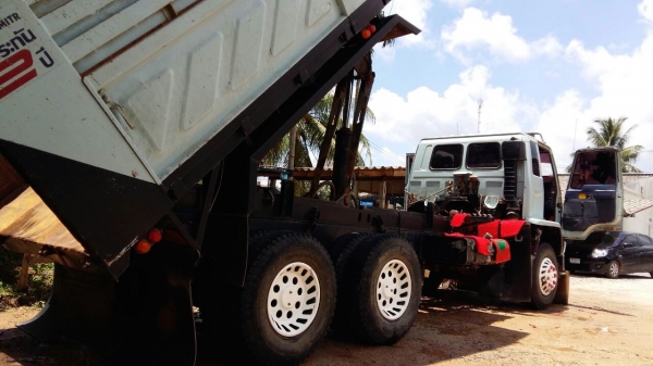 รถอีซูซุ 10 ล้อดั้ม FXZ  240 แรงม้า. (  นางฟ้าแท้. )    สนใจติดต่อ  081 - 6079515