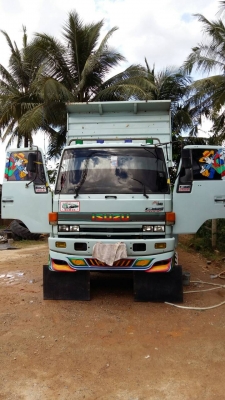 รถอีซูซุ 10 ล้อดั้ม FXZ  240 แรงม้า. (  นางฟ้าแท้. )    สนใจติดต่อ  081 - 6079515