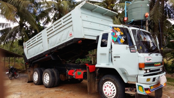 รถอีซูซุ 10 ล้อดั้ม FXZ  240 แรงม้า. (  นางฟ้าแท้. )    สนใจติดต่อ  081 - 6079515