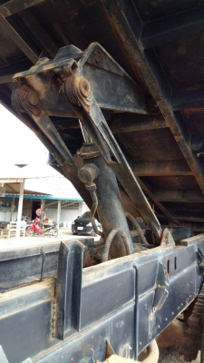 รถอีซูซุ 10 ล้อดั้ม FXZ  240 แรงม้า. (  นางฟ้าแท้. )    สนใจติดต่อ  081 - 6079515