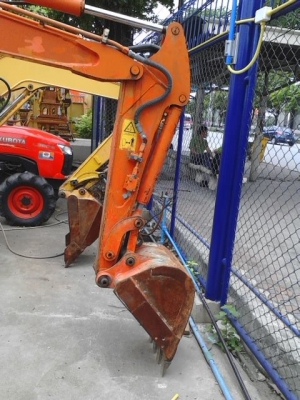 ขายรถ HITACHI  ZX30 U  มีลายกระแทก