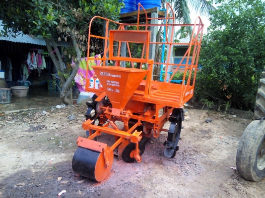 หางปลูกอ้อย45-70แรง พร้อมใช้ใหม่มาก ถังปุ๋ยแสตนเลส ใช้งานแค่ปีเดียวครับ