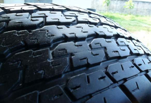 ยางกระบะสูงขอบ17 บริดสโตน 255-65-R17ลงพื้นปลายปี13 (4เส้น4,500บ)