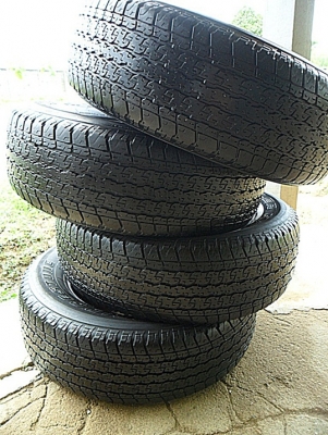 ยางกระบะสูงขอบ17 บริดสโตน 255-65-R17ลงพื้นปลายปี13 (4เส้น4,500บ)