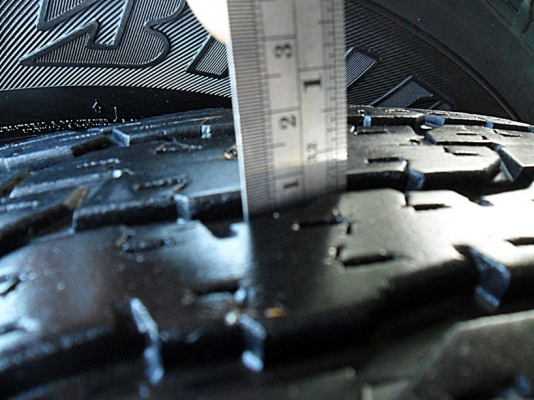 ยางกระบะสูงขอบ17 บริดสโตน 255-65-R17ลงพื้นปลายปี13 (4เส้น4,500บ)