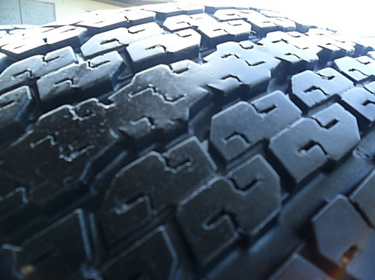 ยางกระบะสูงขอบ17 บริดสโตน 255-65-R17ลงพื้นปลายปี13 (4เส้น4,500บ)