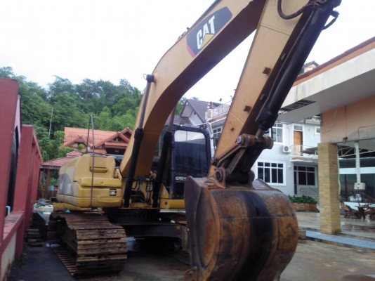 CAT 320D