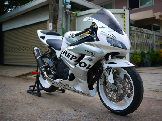{ 400cc มีรับประกันต้องร้านเราค้าบ}} ขาย cbr400 พร้อมทะเบียนแท้ แฟริ่ง cbr1000 2007 { 400cc มีรับประกันต้องร้านเราค้าบ}} ขาย cbr400 พร้อมทะเบียนแท้ แฟริ่ง cbr1000 2007