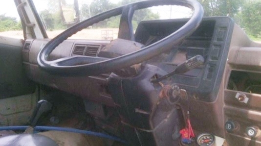 HINO FB 117 HP WO4D หกล้อดั๊มพ์ กระบะดั๊มพ์เหล็ก 4 ตันความยาว 3.60 เมตรสภาพดีพร้อมบรรทุกพร้อมใช้งานได้เลย เครื่องยนต์แรงดีไม่มีเยิ้ม ภายในเก๋งคอนโซลครบพร้อม พวงมาลัยธรรมดา ช่วงล่างแน่น ติด F หน้าหลังครบแล้ว ยาง 8.25 ขอบ 16 สภาพดีประมาณ 60\% เอกสารทะเบียนคร HINO FB 117 HP WO4D หกล้อดั๊มพ์ กระบะดั๊มพ์เหล็ก 4 ตันความยาว 3.60 เมตรสภาพดีพร้อมบรรทุกพร้อมใช้งานได้เลย เครื่องยนต์แรงดีไม่มีเยิ้ม ภายในเก๋งคอนโซลครบพร้อม พวงมาลัยธรรมดา ช่วงล่างแน่น ติด F หน้าหลังครบแล้ว ยาง 8.25 ขอบ 16 สภาพดีประมาณ 60\% เอกสารทะเบียนคร