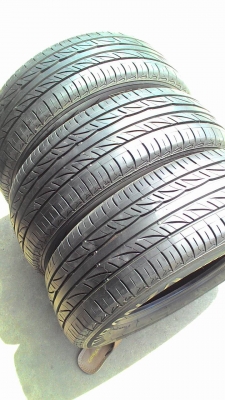 205/65R15 BRIDGESTONE  มี 3 เส้น tel.081-427-3941