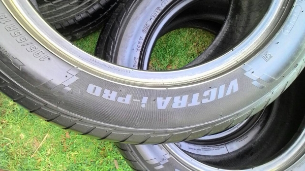195/55R15 MAXXIS VICTRA I-PRO ปี2013 มี 2 เส้น tel.081-427-3941 195/55R15 MAXXIS VICTRA I-PRO ปี2013 มี 2 เส้น tel.081-427-3941