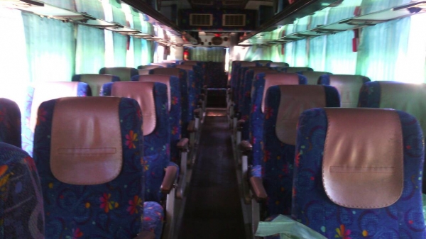 ขายรถบัสปรับอากาศ 2 คัน ราพิเศษ โทร 091-214-9569-ยี่