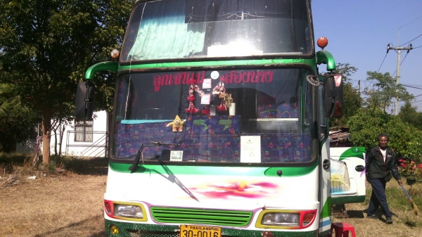 ขายรถบัสปรับอากาศ 2 คัน ราพิเศษ โทร 091-214-9569-ยี่