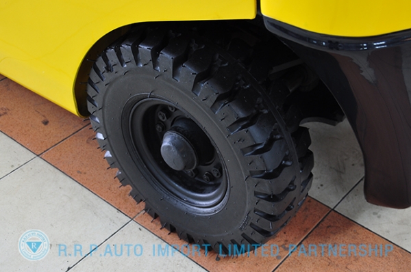 ขายรถโฟล์คลิฟท์มือสอง KOMATSU รุ่น FG18HC ราคา 255,000 บาท นำเข้าจากประเทศญี่ปุ่น 100\% ไม่เคยใช้งานในประเทศไทย
