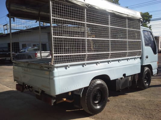 ISUZU4ล้อ รถห้างแท้ปี42 เครื่องดี ครัทซีสวย วิ่งน้อย พร้อมใช้งาน ขาย 350,000 บาท (ศุภากร 081-1903107,081-4252943)