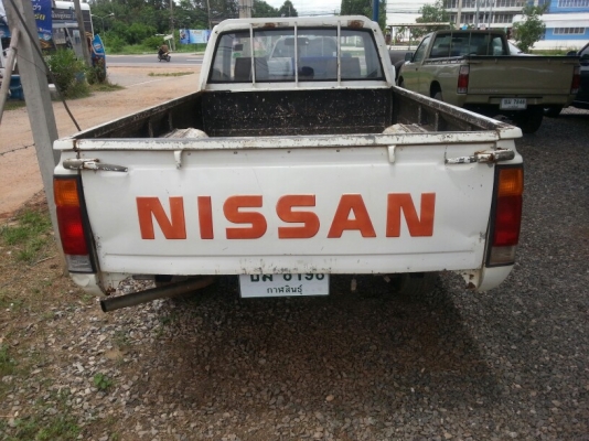 ขาย Nissan ฝาขาว เครื่องดี แชสซีสวย เอกส่ารพร้อม