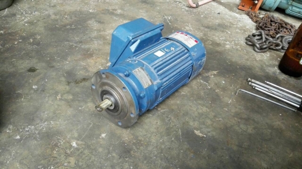 ===== Sold Out!! ===== มอเตอร์เกียร์ Sumitomo Cyclo Drive 1/4 HP. แบบหน้าแปลน อัตราทด 1:8 เป็นของใหม่ ไม่เคยใช้งาน โทร 089-2499-123 นครปฐม