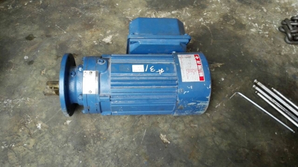 ===== Sold Out!! ===== มอเตอร์เกียร์ Sumitomo Cyclo Drive 1/4 HP. แบบหน้าแปลน อัตราทด 1:8 เป็นของใหม่ ไม่เคยใช้งาน โทร 089-2499-123 นครปฐม