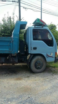 6 ล้อดั้ม NPR120 แรง ฝาดำ สภาพดี พร้อมใช้