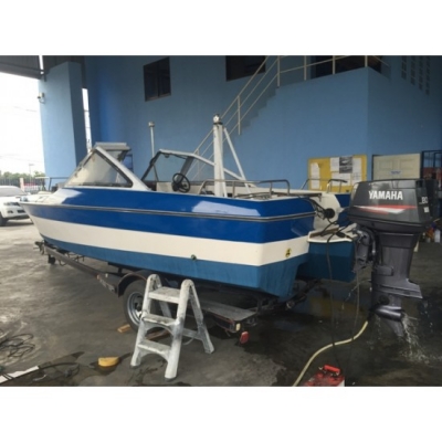 ขายเรือตกปลามือสองญี่ปุ่น Catamaran Nissan Suncat 6 พร้อมเครื่อง Yamaha 80แรงม้า และเทลเลอร์นอก