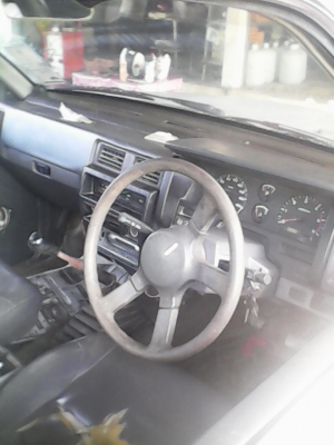 ขายนิสสันbig-mปี1994ฝาแดง เครื่องดีเกียร์เฟืองท้ายดี แอร์เย็น