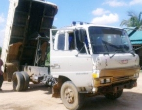 HINO FD 195 HP HO6C-TURBO หกล้อดั๊มพ์ กระบะดั๊มพ์เหล็ก 6 ตันความยาว 3.60 เมตรสภาพดีสวยพร้อมบรรทุกพร้อมใช้งานได้เลย เครื่องยนต์แรงดีเดิมๆไม่มีเยิ้ม ภายในเก๋งคอนโซลครบพร้อม พวงมาลัยเพาเวอร์ ระบบเบรคทริ๊ปฟี้ครบครัน ช่วงล่างใหญ่แน่นดีคัชซีไม่มีบวม ยาง 8.25 ขอ HINO FD 195 HP HO6C-TURBO หกล้อดั๊มพ์ กระบะดั๊มพ์เหล็ก 6 ตันความยาว 3.60 เมตรสภาพดีสวยพร้อมบรรทุกพร้อมใช้งานได้เลย เครื่องยนต์แรงดีเดิมๆไม่มีเยิ้ม ภายในเก๋งคอนโซลครบพร้อม พวงมาลัยเพาเวอร์ ระบบเบรคทริ๊ปฟี้ครบครัน ช่วงล่างใหญ่แน่นดีคัชซีไม่มีบวม ยาง 8.25 ขอ