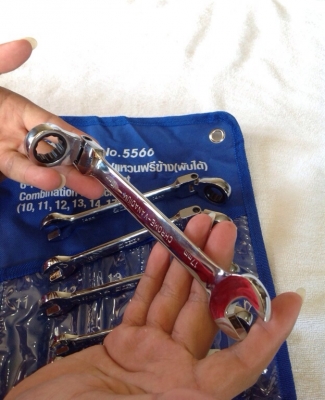 ประแจปากตายข้างแหวนฟรีข้าง META