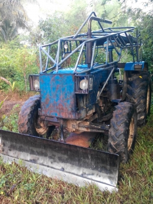 ขายรถไถ FORD AT6610 2 เพลา ใบมีดดันหน้า 3 จาน 7 จาน เอกสารเล่มทะเบียน ราคา 620000