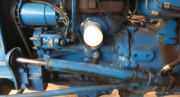 FORD 4000 T2 รถไถเพลาเดียว เครื่องยนต์ 55 แรงเครื่องแรงดีสุดๆไม่มีแตกเยิ้ม ขับง่ายใช้งานได้คล่องตัวดีครับ หลังคาใหม่สวยๆ ระบบเกียร์เดินหน้าถอยหลังใช้งานได้ดีเข้าง่ายไม่มีหลุด ขายเฉพาะรถไถตัวเปล่านะครับไม่มีอุปกรณ์ ช่วงล่างยางสภาพดี 70\% พร้อมใช้งานได้เลยไม FORD 4000 T2 รถไถเพลาเดียว เครื่องยนต์ 55 แรงเครื่องแรงดีสุดๆไม่มีแตกเยิ้ม ขับง่ายใช้งานได้คล่องตัวดีครับ หลังคาใหม่สวยๆ ระบบเกียร์เดินหน้าถอยหลังใช้งานได้ดีเข้าง่ายไม่มีหลุด ขายเฉพาะรถไถตัวเปล่านะครับไม่มีอุปกรณ์ ช่วงล่างยางสภาพดี 70\% พร้อมใช้งานได้เลยไม