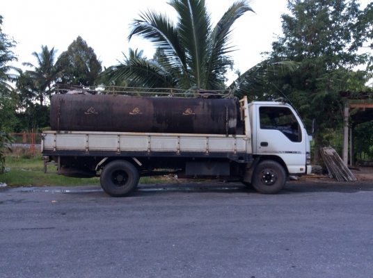 ขายรถบรรทุก 6 ล้อกระบะคาร์โก้ ISUZU NKR 130 แรงม้าปี 2550 ไมล์ 220200 กม.ราคา 520000