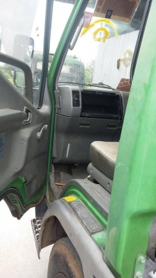 ขายรถหกล้อ MITSUBISHI cantae 115 หัวลากคัชซี มีเกียร์ฝากพร้อมเอกสารพร้อมโอนราคา370,000