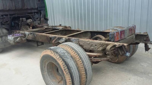 ขายรถหกล้อ MITSUBISHI cantae 115 หัวลากคัชซี มีเกียร์ฝากพร้อมเอกสารพร้อมโอนราคา370,000